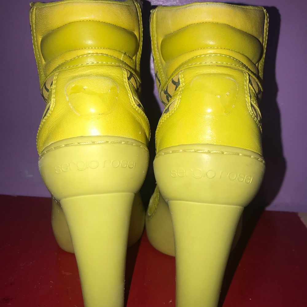 🔥 AUTHENTIC SERGIO ROSSI VINTAGE RARE YELLOW PUMAS BARLEY WORN - Picture 4 of 8